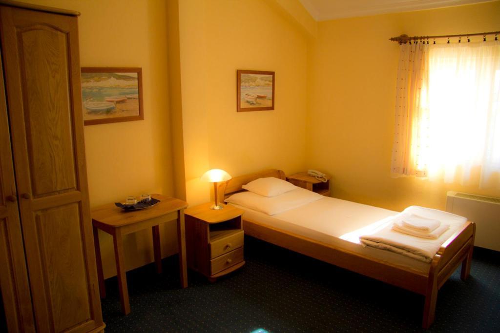 Nemethy Panzio Otel Debrecen Oda fotoğraf